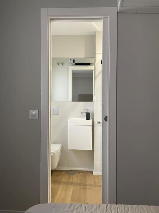 Apartamento Velarde-Maestranza Sevilla Eksteriør billede